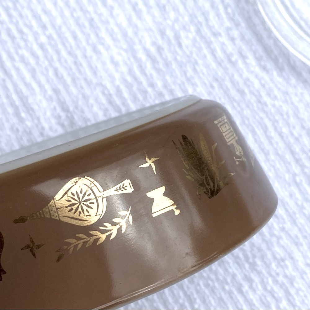 PYREX CASSEROLE BAKING Dish only EUC 6” x 1.5” 471 1 pt Early American Gold brow - Picture 6 of 8